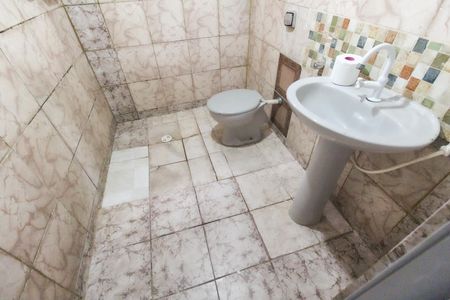 Casa à venda com 175m², 5 quartos e 1 vagaBanheiro Casa 2