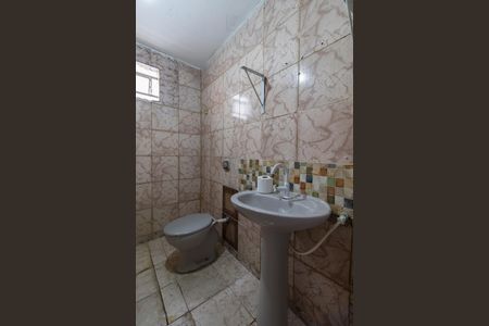 Casa para alugar com 70m², 2 quartos e sem vaga Casa para alugar com 70m², 2 quartos e sem vagaBanheiro