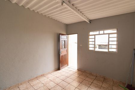 Casa para alugar com 70m², 2 quartos e sem vaga Casa para alugar com 70m², 2 quartos e sem vagaSala