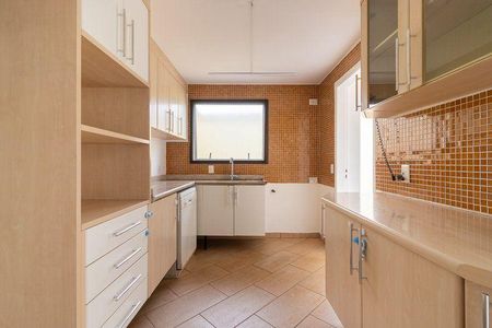 Casa à venda com 220m², 3 quartos e sem vaga