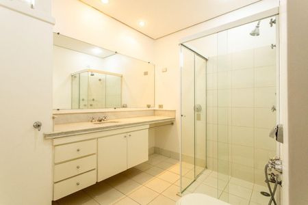 Casa à venda com 900m², 4 quartos e 4 vagas