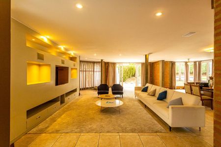 Casa à venda com 900m², 4 quartos e 4 vagas