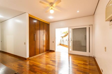 Casa à venda com 900m², 4 quartos e 4 vagas