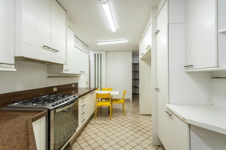 Casa à venda com 900m², 4 quartos e 4 vagas