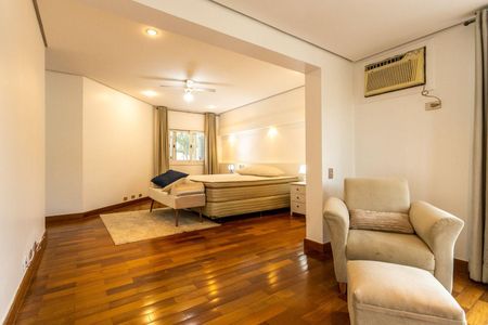 Casa à venda com 900m², 4 quartos e 4 vagas