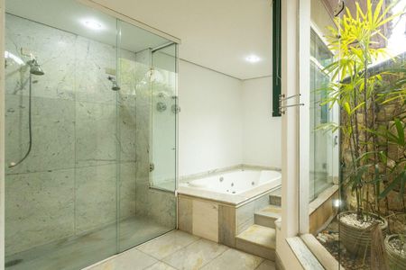 Casa à venda com 900m², 4 quartos e 4 vagas