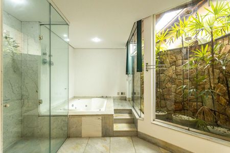 Casa à venda com 900m², 4 quartos e 4 vagas