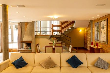 Casa à venda com 900m², 4 quartos e 4 vagas