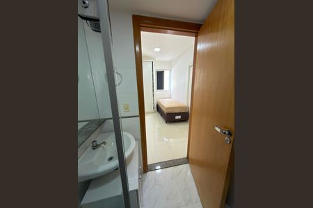 Studio para alugar com 27m², 1 quarto e 1 vaga Studio para alugar com 27m², 1 quarto e 1 vagaBanheiro