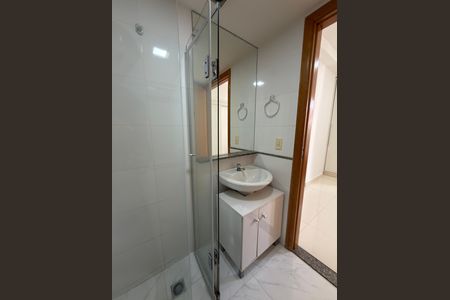 Banheiro de kitnet/studio para alugar com 1 quarto, 27m² em Águas Claras, Brasília