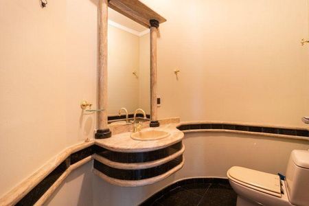 Casa à venda com 527m², 4 quartos e 4 vagas