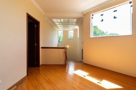 Casa à venda com 527m², 4 quartos e 4 vagas