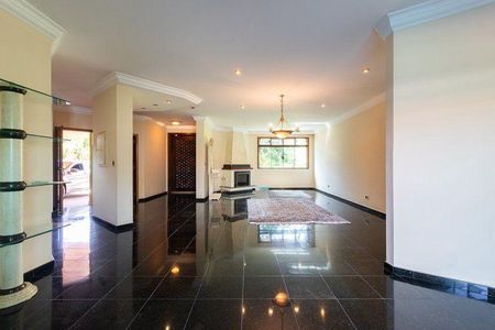 Casa à venda com 527m², 4 quartos e 4 vagas