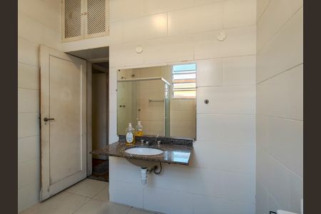 Apartamento para alugar com 127m², 3 quartos e 1 vaga Apartamento para alugar com 127m², 3 quartos e 1 vagaBanheiro Corredor