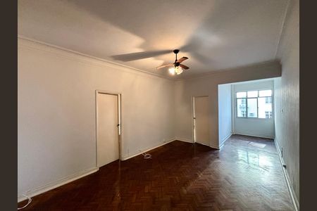 Apartamento para alugar com 118m², 3 quartos e sem vaga