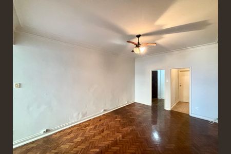 Apartamento para alugar com 118m², 3 quartos e sem vaga