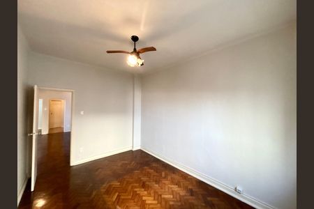 Apartamento para alugar com 118m², 3 quartos e sem vaga