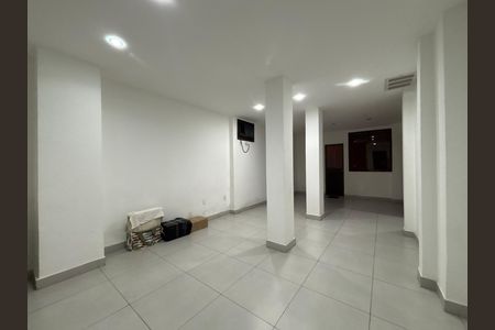 Apartamento para alugar com 118m², 3 quartos e sem vaga