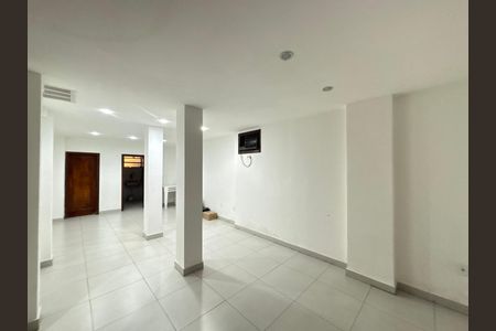 Apartamento para alugar com 118m², 3 quartos e sem vaga