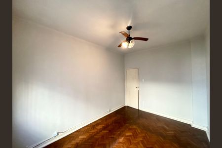 Apartamento para alugar com 118m², 3 quartos e sem vaga