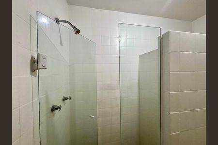 Apartamento para alugar com 118m², 3 quartos e sem vaga