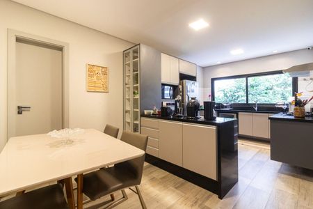 Casa à venda com 1588m², 3 quartos e 4 vagas