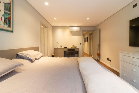 Casa à venda com 1588m², 3 quartos e 4 vagas