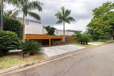 Casa à venda com 1588m², 3 quartos e 4 vagas