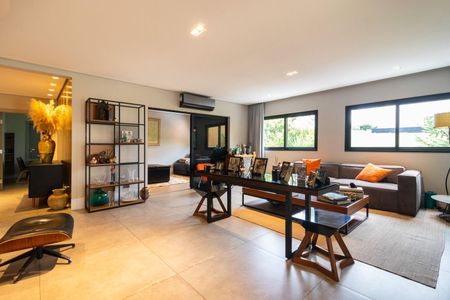 Casa à venda com 1588m², 3 quartos e 4 vagas