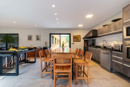 Casa à venda com 1588m², 3 quartos e 4 vagas