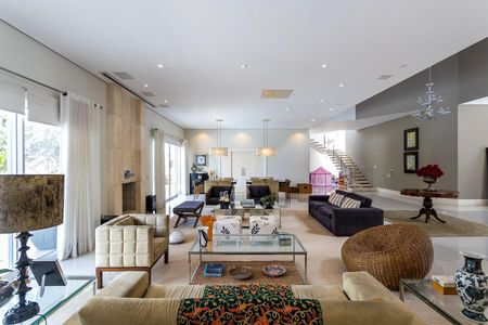 Casa à venda com 4 quartos, 1100m² em Alphaville, Santana de Parnaíba