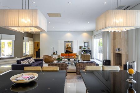 Casa à venda com 4 quartos, 1100m² em Alphaville, Santana de Parnaíba