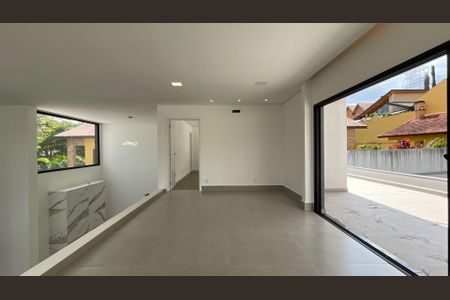 Casa à venda com 580m², 4 quartos e 4 vagas