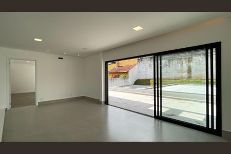 Casa à venda com 580m², 4 quartos e 4 vagas