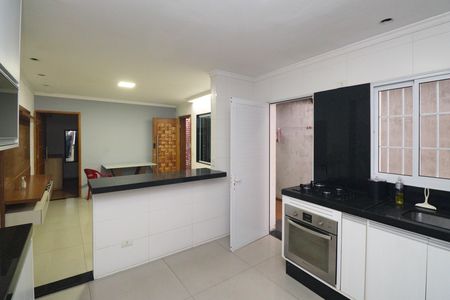 Casa para alugar com 127m², 3 quartos e 2 vagas Casa para alugar com 127m², 3 quartos e 2 vagasCozinha - Armários