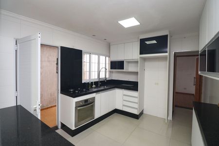 Casa para alugar com 127m², 3 quartos e 2 vagas Casa para alugar com 127m², 3 quartos e 2 vagasCozinha - Armários