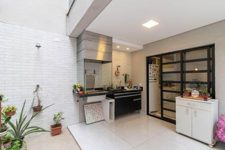Casa à venda com 170m², 3 quartos e 3 vagas Casa à venda com 170m², 3 quartos e 3 vagasEspaço Gourmet