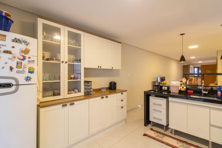 Casa à venda com 170m², 3 quartos e 3 vagas Casa à venda com 170m², 3 quartos e 3 vagasCozinha