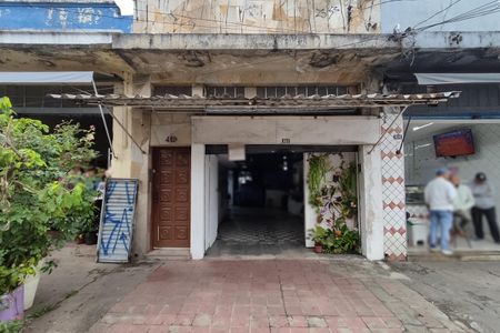Casa à venda com 283m², 4 quartos e 4 vagasFachada