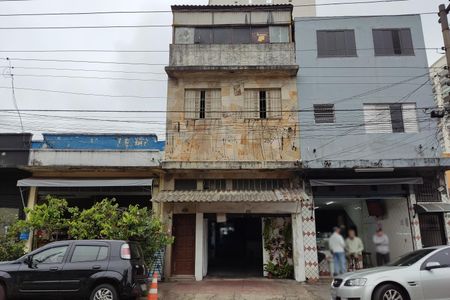 Casa à venda com 283m², 4 quartos e 4 vagasFachada