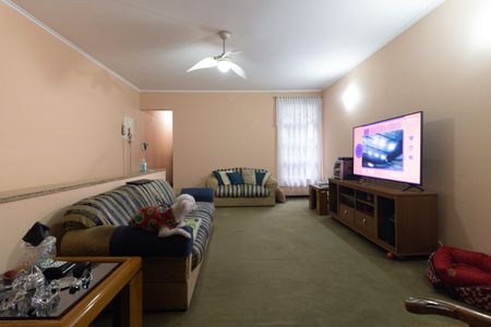 Casa à venda com 283m², 4 quartos e 4 vagasSala