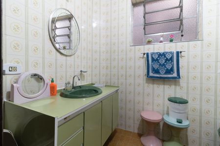 Casa à venda com 283m², 4 quartos e 4 vagasBanheiro Social 