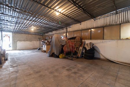 Casa à venda com 283m², 4 quartos e 4 vagasSalão