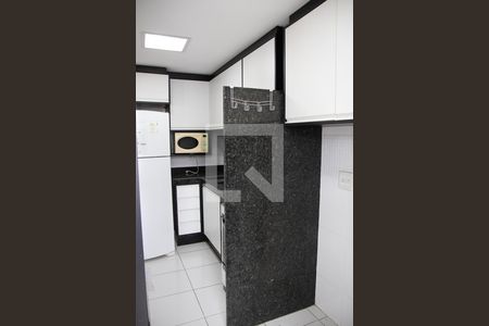 Apartamento para alugar com 76m², 2 quartos e 2 vagas Apartamento para alugar com 76m², 2 quartos e 2 vagasCozinha e Área de Serviço