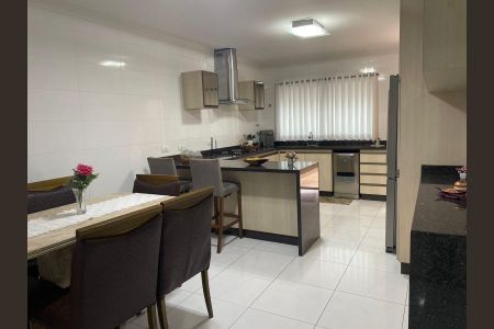 Cozinha de casa à venda com 4 quartos, 170m² em Vila Invernada, São Paulo