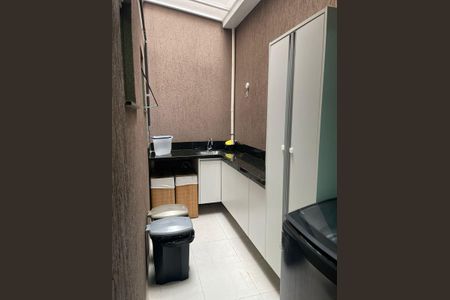 Área de serviço de casa à venda com 4 quartos, 170m² em Vila Invernada, São Paulo