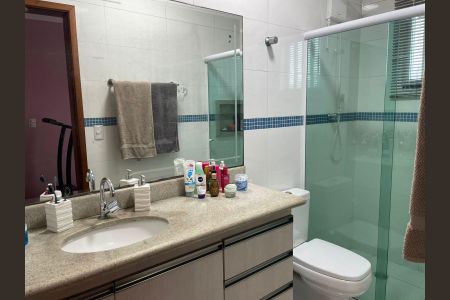Banheiro de casa à venda com 4 quartos, 170m² em Vila Invernada, São Paulo
