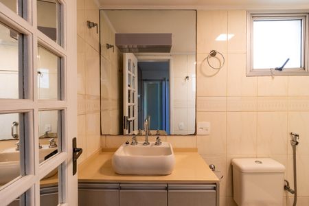 Apartamento para alugar com 75m², 2 quartos e 2 vagas Apartamento para alugar com 75m², 2 quartos e 2 vagasBanheiro da Suíte