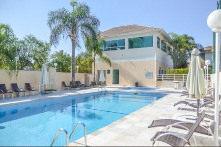 Casa de condomínio à venda com 120m², 3 quartos e 2 vagas Casa de condomínio à venda com 120m², 3 quartos e 2 vagasÁrea comum - Piscina