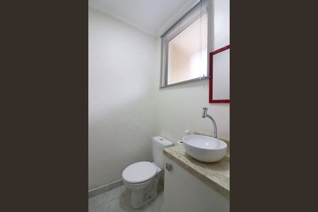 Casa de condomínio à venda com 120m², 3 quartos e 2 vagasLavabo